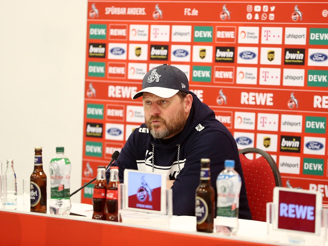 Steffen Baumgart am 7. Januar 2022 auf der Pressekonferenz am Geißbockheim.