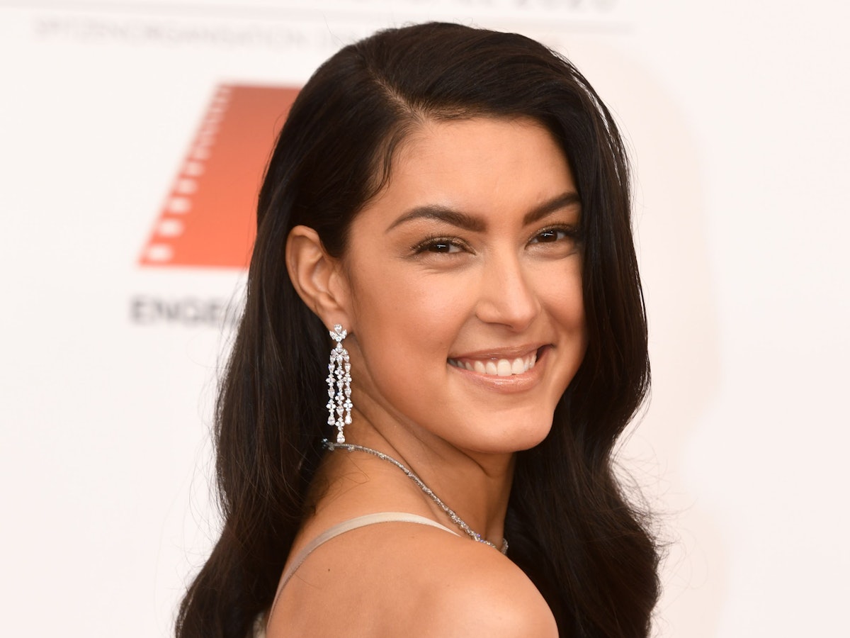 Rebecca Mir, Model, kommt zum 47. Deutschen Filmball ins Hotel Bayerischer Hof.