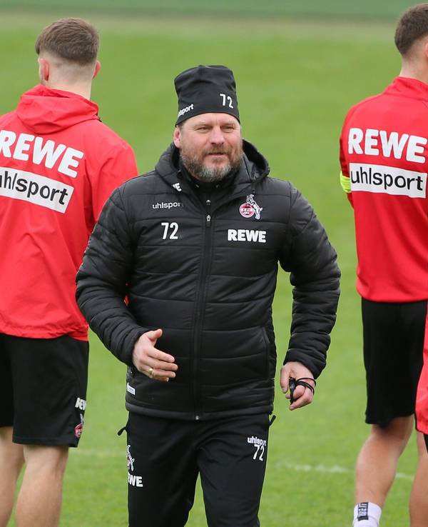 Steffen Baumgart, hier beim Training am 7. Januar 2022, hat allen Grund zur Freude.