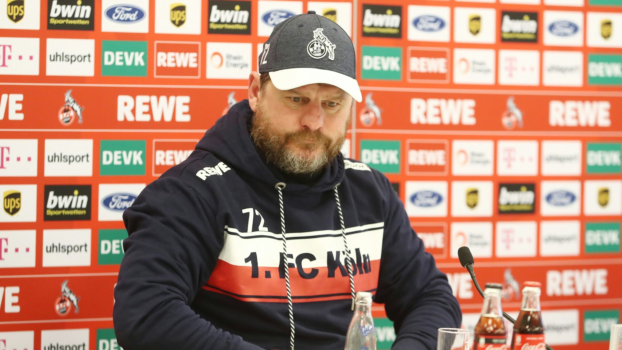 Trainer Steffen Baumgart ärgerte sich vor dem Spiel gegen den FC Bayern München über die Mini-Kulisse.