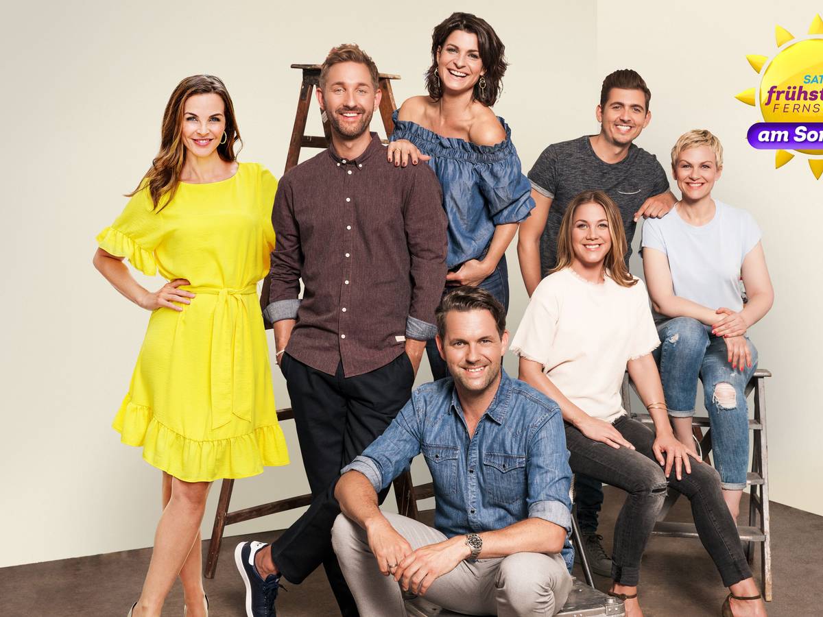Das Team des „Sat.1-Frühstücksfernsehen“ (v.l.n.r.) Annika Lau; Daniel Boschmann; Matthias Killing; Marlene Lufen; Alina Merkau; Christian Wackert; Karen Heinrichs.