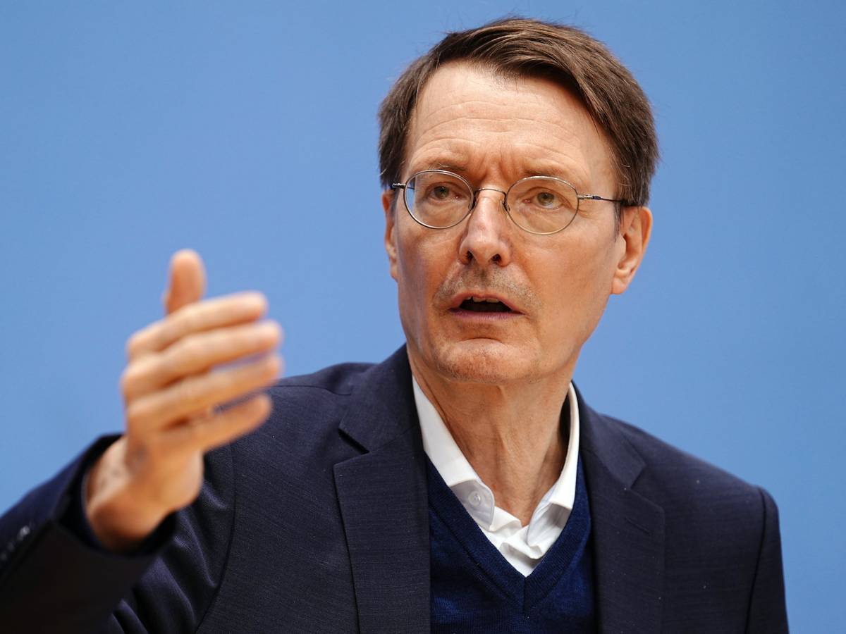 Karl Lauterbach (SPD), Bundesminister für Gesundheit, äußerte sich in der Bundespressekonferenz am 14. Januar 2022 zur aktuellen Corona-Lage.