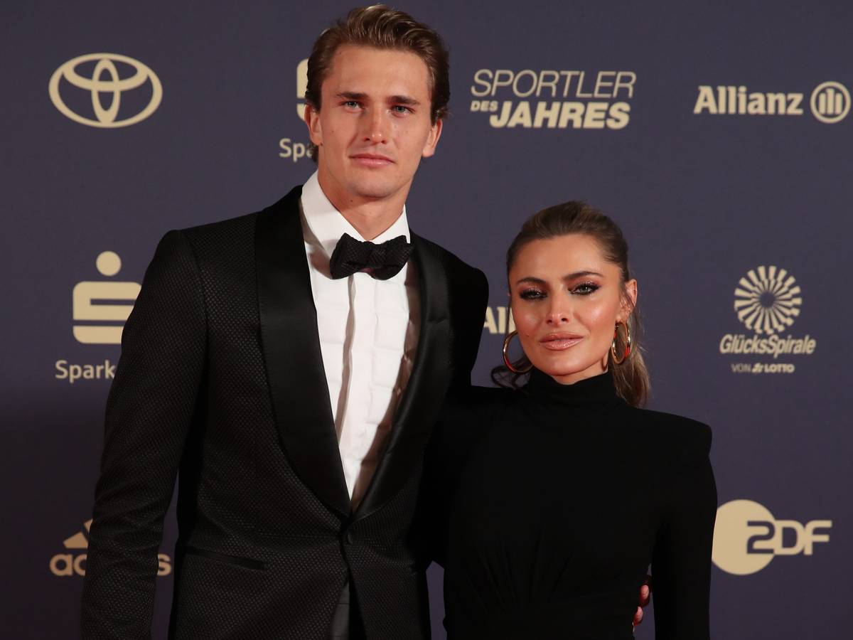 Tennisspieler Alexander Zverev und Sophia Thomalla kommen zur Gala zur Wahl der „Sportler des Jahres“ 2021.