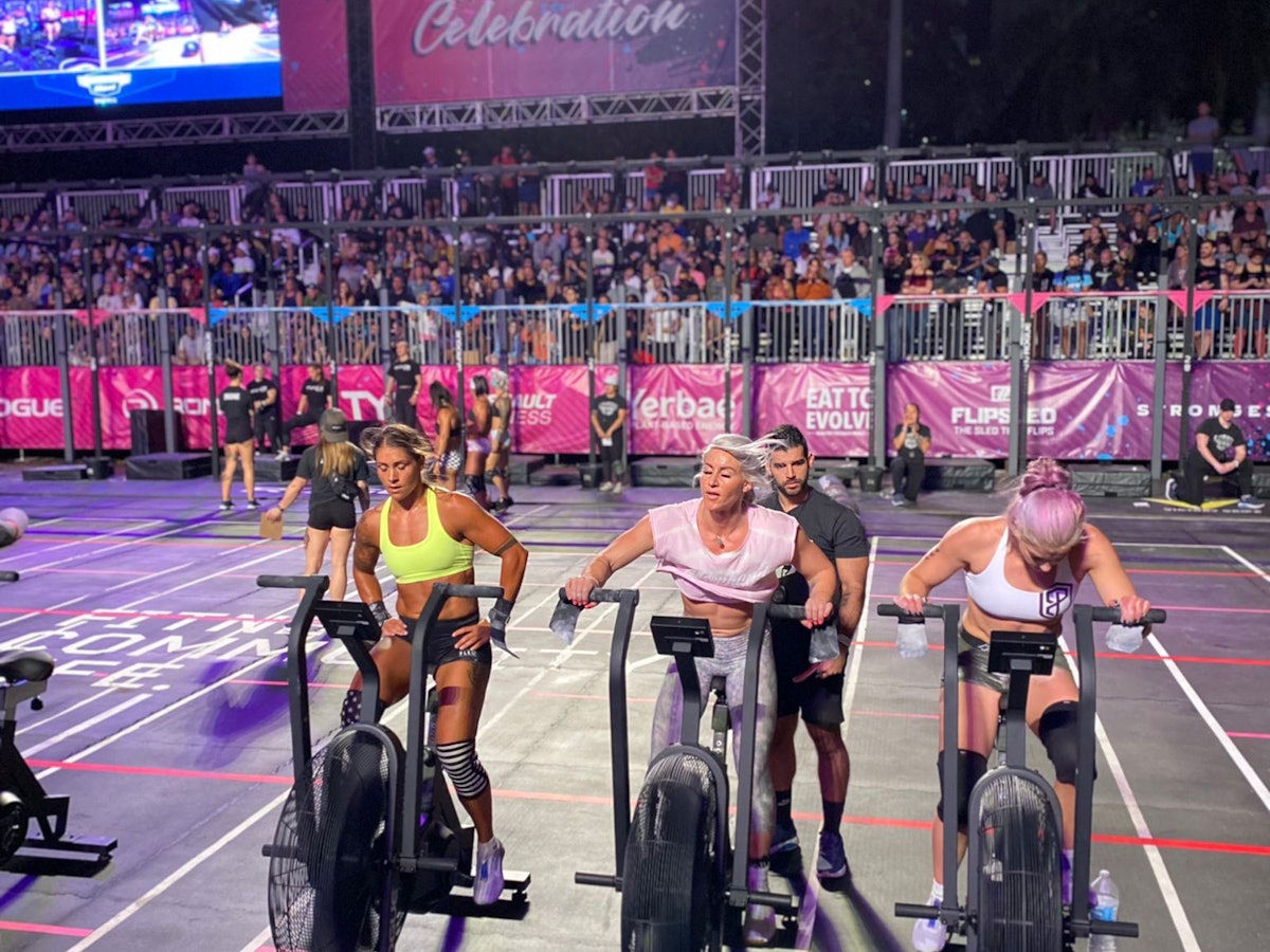 Die Crossfitterinnen Nici Heer, Anna Donauer und Lidia Barto radeln auf dem Wodapalooza.