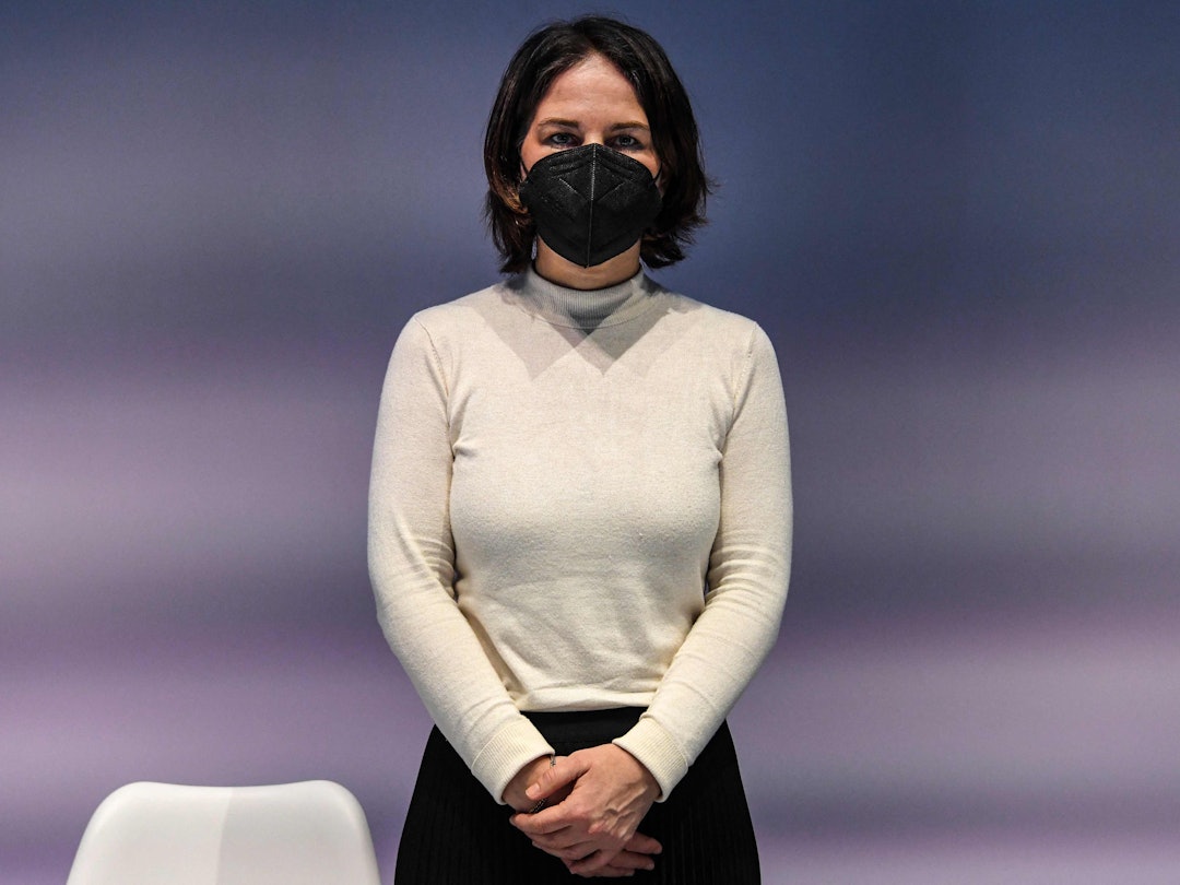 Außenministerin Annalena Baerbock (Grüne) am Donnerstag beim Treffen der EU-Außenminister im französischen Brest: Sie sagte der Ukraine nach einem Cyberangriff Unterstützung zu und macht nun Antrittsbesuche bei den Kontrahenten.