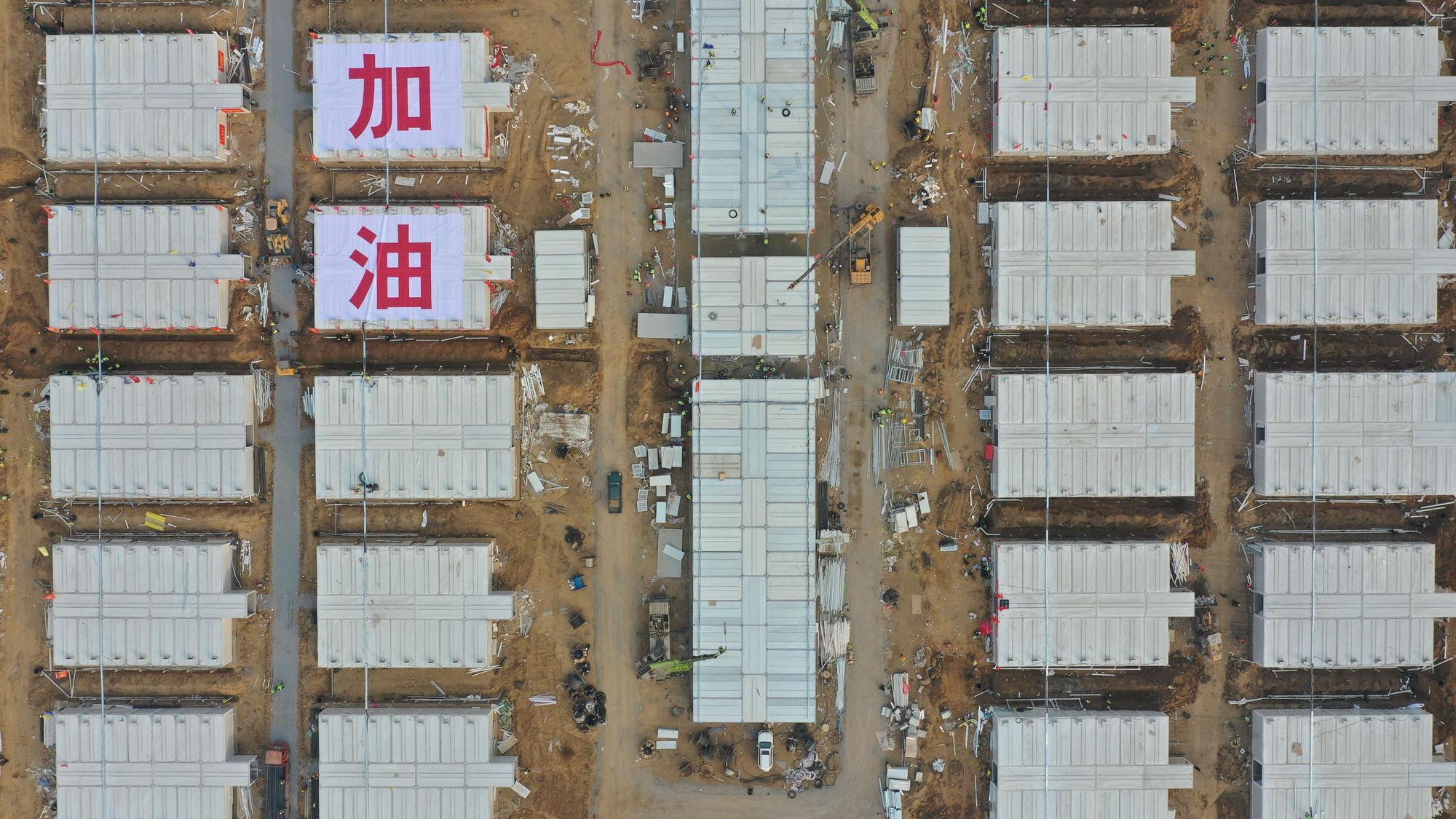 Blick auf die Baustelle des Quarantänezentrums Huangzhuang Apartment. Mit der Lieferung von 606 Quarantänezimmern und unterstützenden Einrichtungen stand im Januar 2021 der Bau des Huangzhuang Apartment Corona-Quarantänezentrums kurz vor der Fertigstellung.