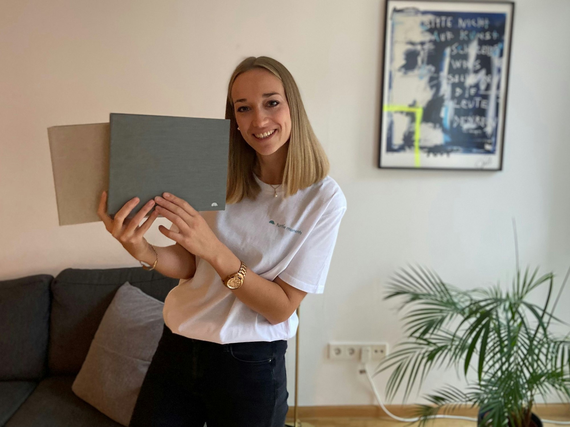 Die Kölner Gründerin Isabelle Weichsler ist im Dezember 2021 unter die Unternehmerin gegangen und möchte mit Turtle Moments die Fotoalben revolutionieren.