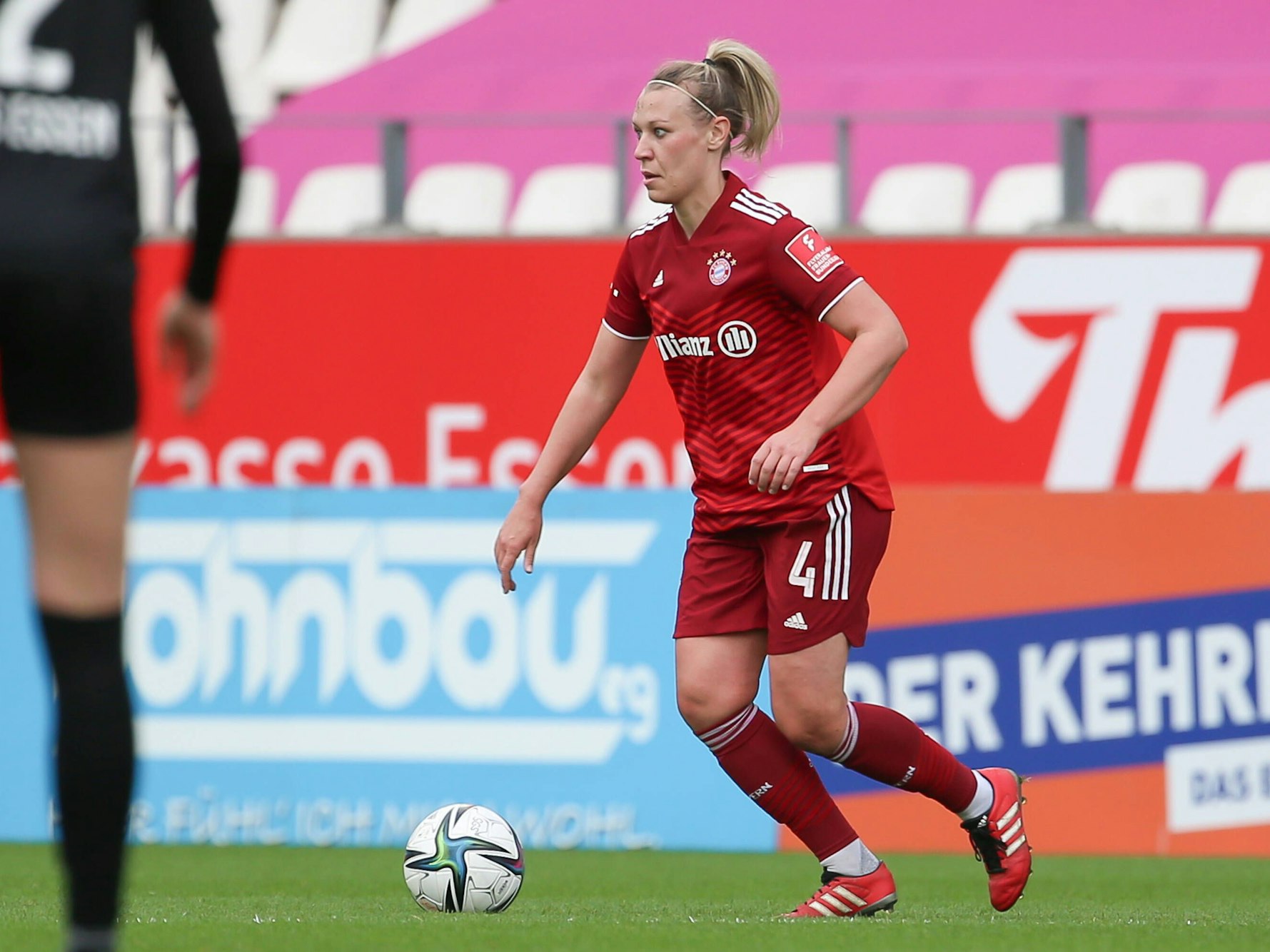 Kristin Demann, hier beim Spiel gegen die SGS Essen am 6. November 2021, gilt als erfahrene Defensiv-Spezialistin.