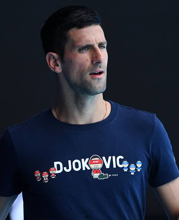 Novak Djokovic aus Serbien ist während einer Trainingseinheit im Melbourne Park in Melbourne zu sehen.