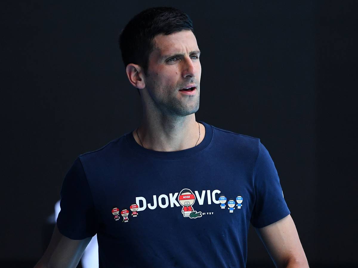 Novak Djokovic aus Serbien ist während einer Trainingseinheit im Melbourne Park in Melbourne zu sehen