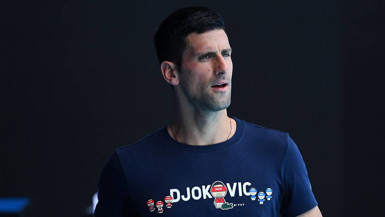 Novak Djokovic aus Serbien ist während einer Trainingseinheit im Melbourne Park in Melbourne zu sehen.