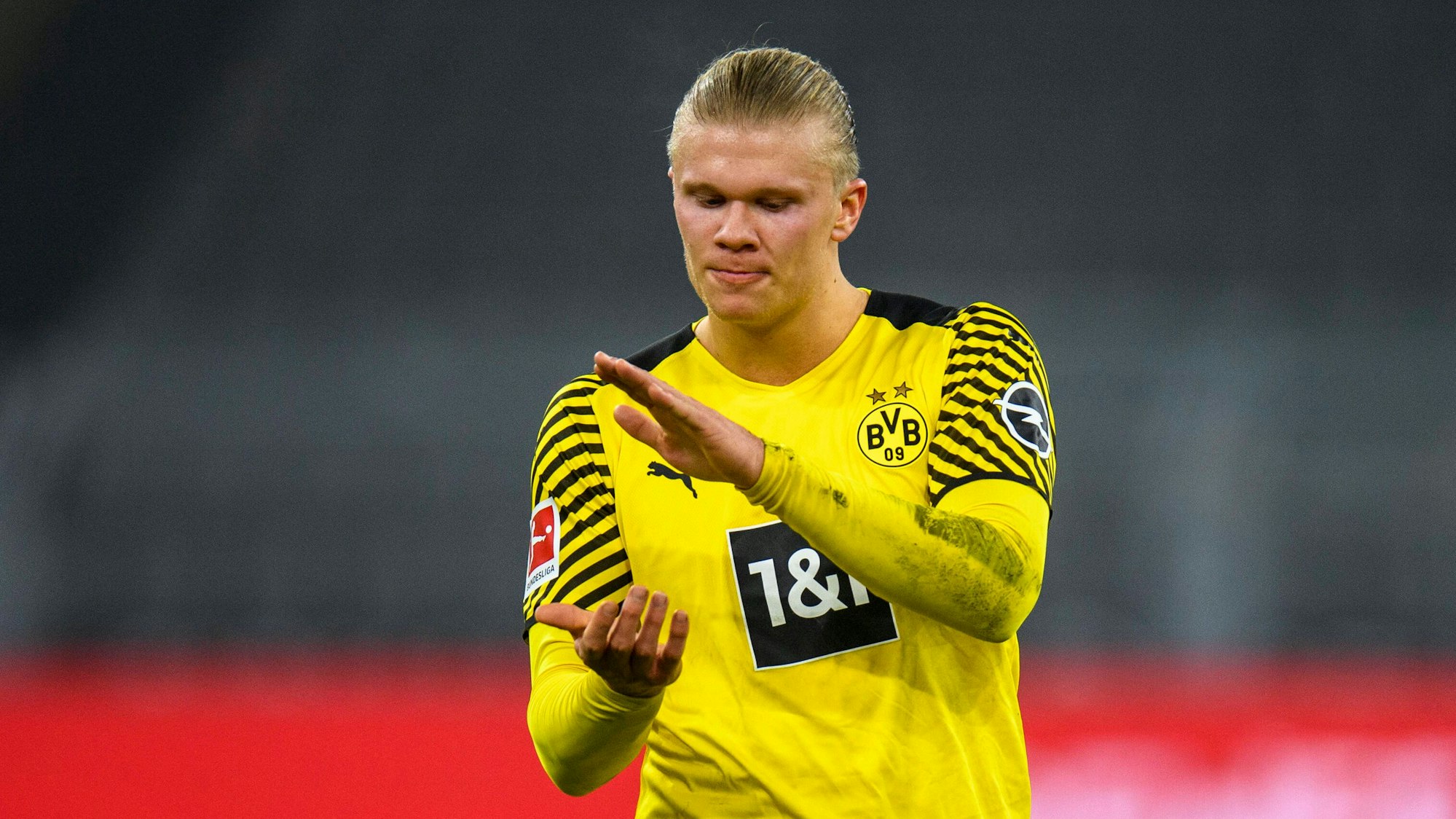 Erling Haaland klatscht in die Hände