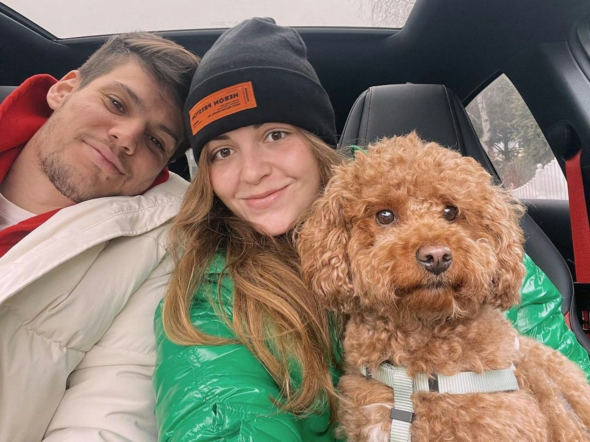 Jorge Meré mit seiner Freundin Marta im Auto.