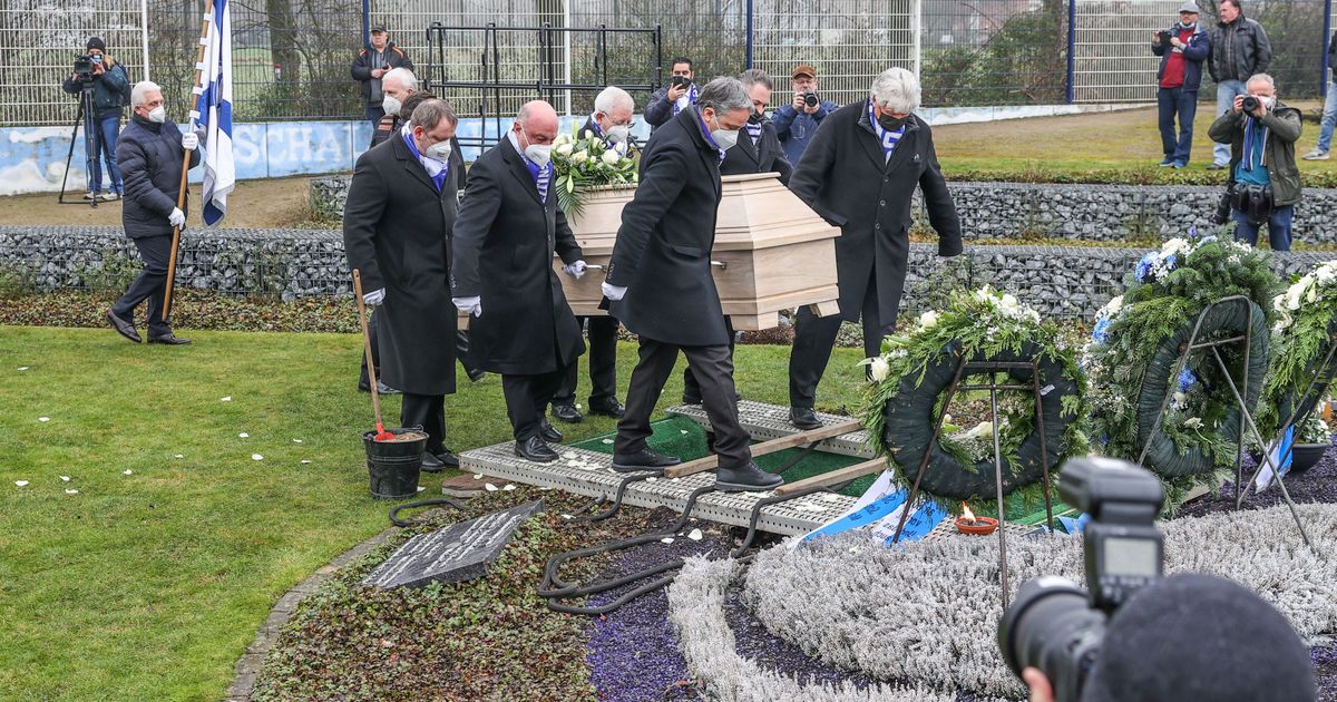 FC Schalke: Zweite Beerdigung für Ikone Stan Libuda | Express
