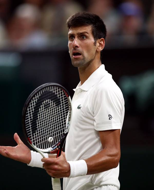 Novak Djokovic, Tennis-Profi aus Serbien, reagiert während des Spiels. Djokovic darf nicht an den Australian Open teilnehmen und muss Australien verlassen. Das hat das Bundesgericht in Australien am 16.01.2022 entschieden. Der Einspruch Djokovics gegen seine verweigerte Einreise und die Annullierung des Visums wurde abgelehnt.