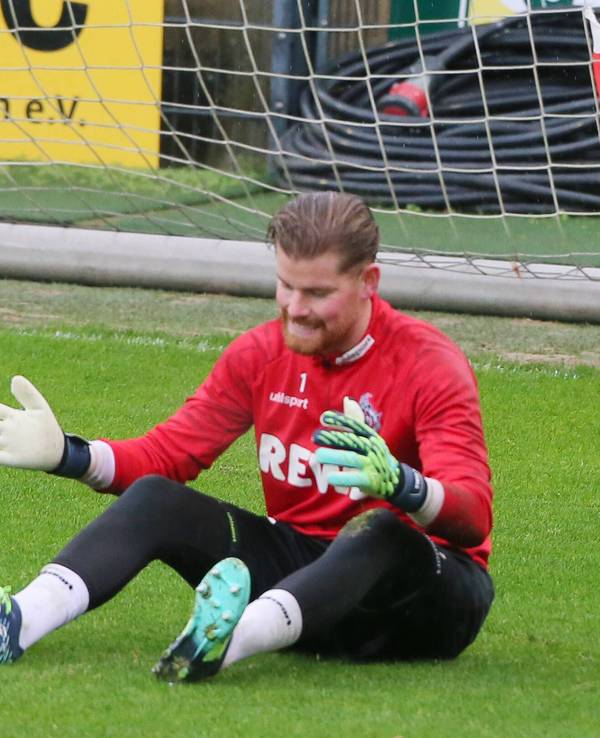 Timo Horn ärgert sich im Training des 1. FC Köln.