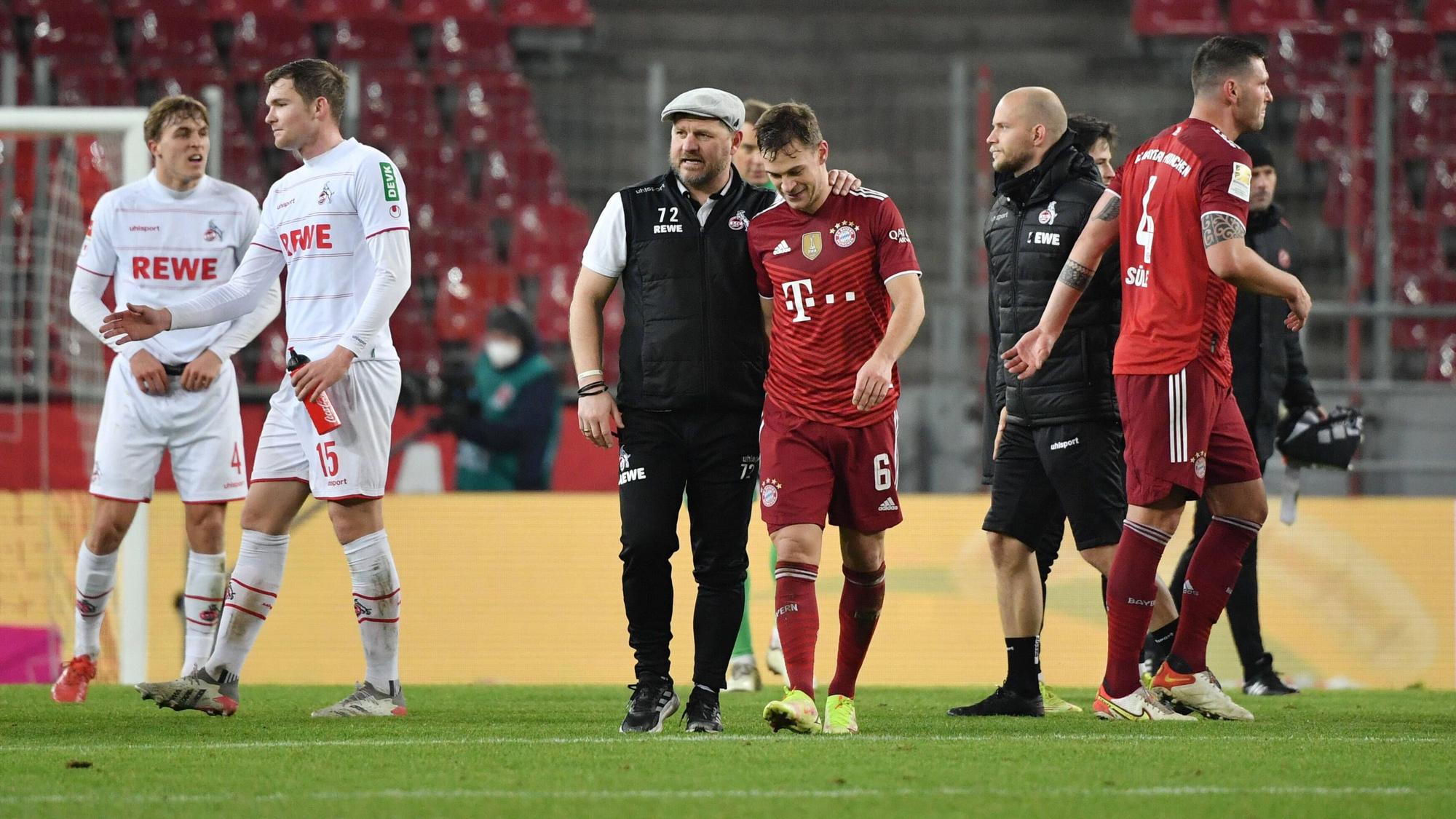 Steffen Baumgart spricht mit Joshua Kimmich.