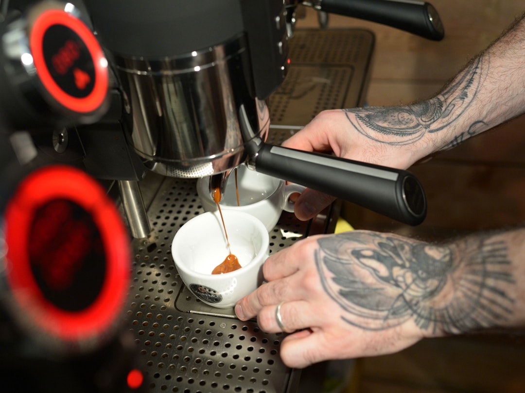 Die Stiftung Warentest hat Kaffeebohnen für Vollautomaten getestet. Unser Symbolfoto wurde währen der Spezialitätenkaffeemesse „Kaffeecampus“ 2014 in Berlin aufgenommen.