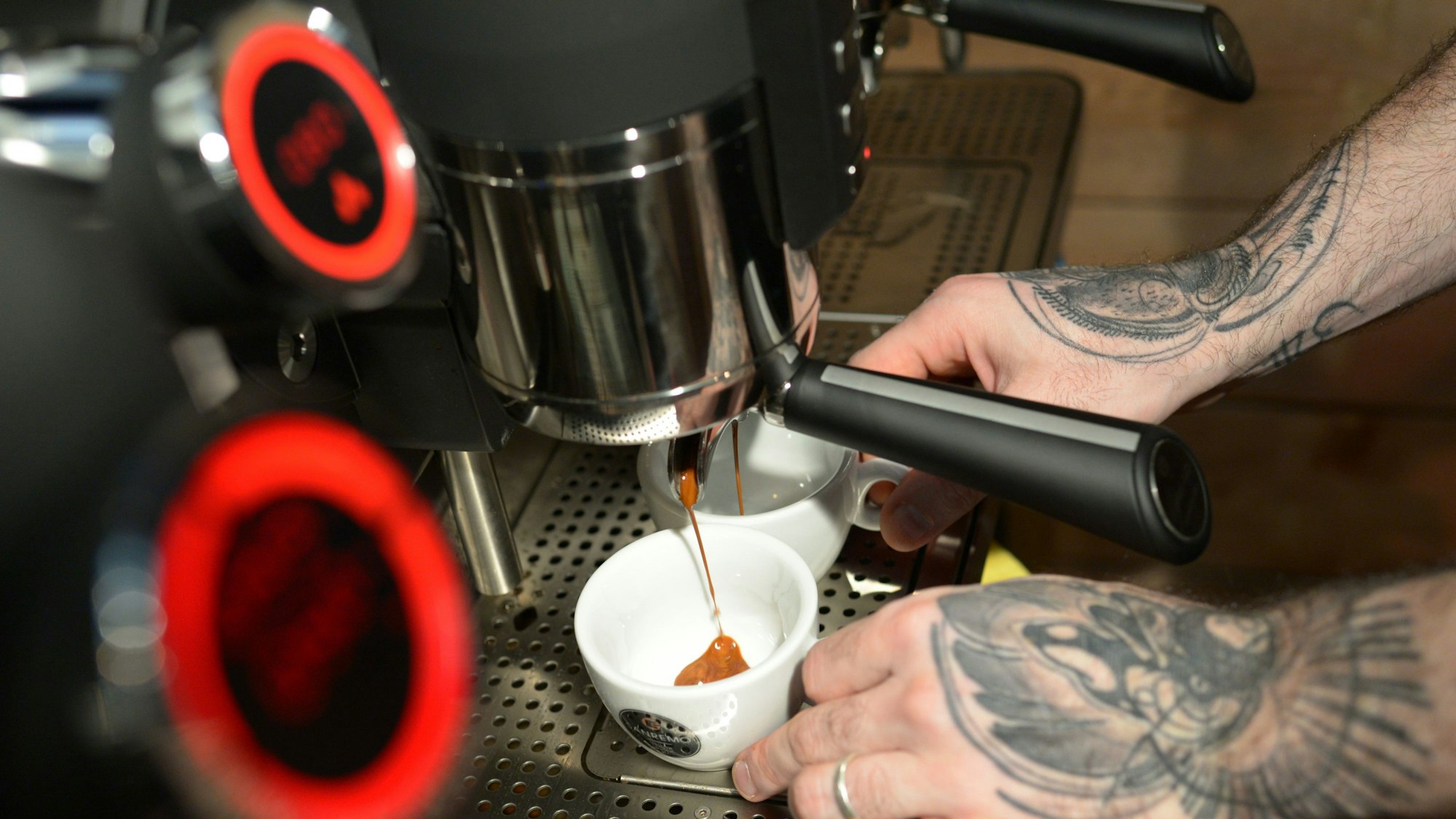 Die Stiftung Warentest hat Kaffeebohnen für Vollautomaten getestet. Unser Symbolfoto wurde währen der Spezialitätenkaffeemesse „Kaffeecampus“ 2014 in Berlin aufgenommen.
