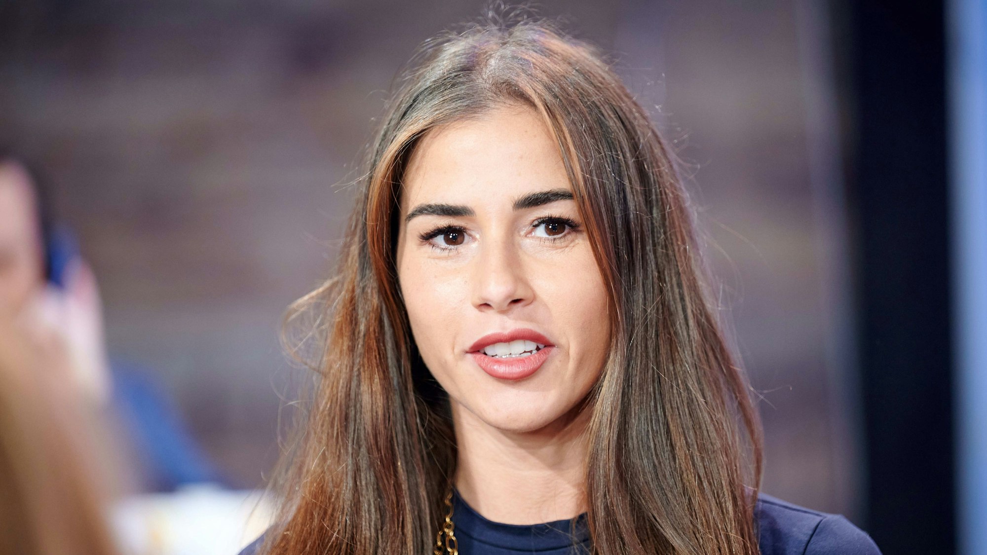 Die Sängerin Sarah Engels steht beim 25. RTL Spendenmarathon im Studio.