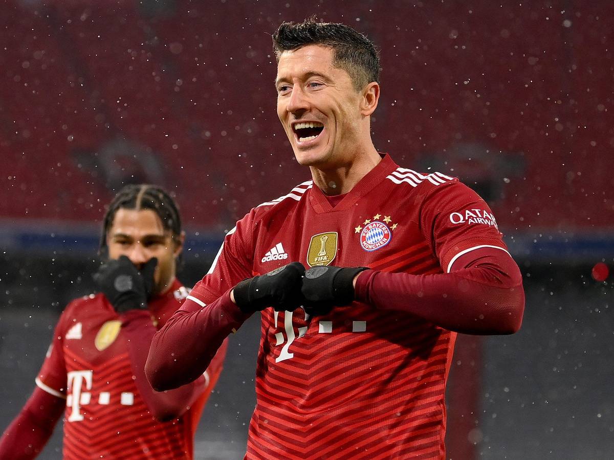 Robert Lewandowski jubelt.