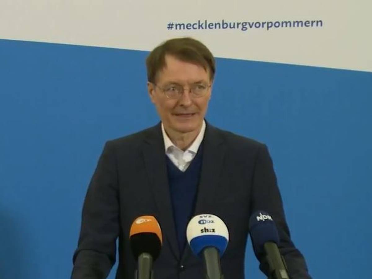 Karl Lauterbach wandte sich bei der Pressekonferenz in Schwerin mit eindringlichen Worten an die Bevölkerung.
