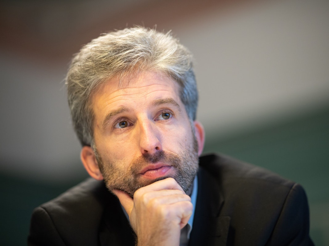 Boris Palmer (Grüne), Oberbürgermeister der Stadt Tübingen, gibt in seinem Arbeitszimmer ein Interview. Foto vom 26. November 2018