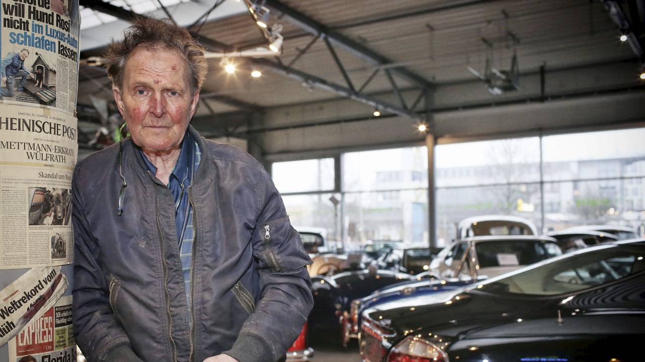 Michael Fröhlich
Ehemaliger Rennfahrrer und bekannter Autohändler aus
Mettmann, wurde vor seinem Privathaus zusammengeschlagen und beraubt. Seine Blessuren sind nocht deutloich erkennbar.
Foto: Anke Hesse
17.01.2021