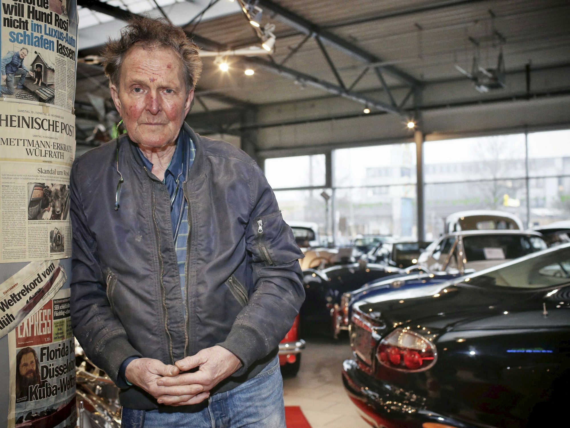 Michael Fröhlich
Ehemaliger Rennfahrrer und bekannter Autohändler aus
Mettmann, wurde vor seinem Privathaus zusammengeschlagen und beraubt. Seine Blessuren sind nocht deutloich erkennbar.
Foto: Anke Hesse
17.01.2021