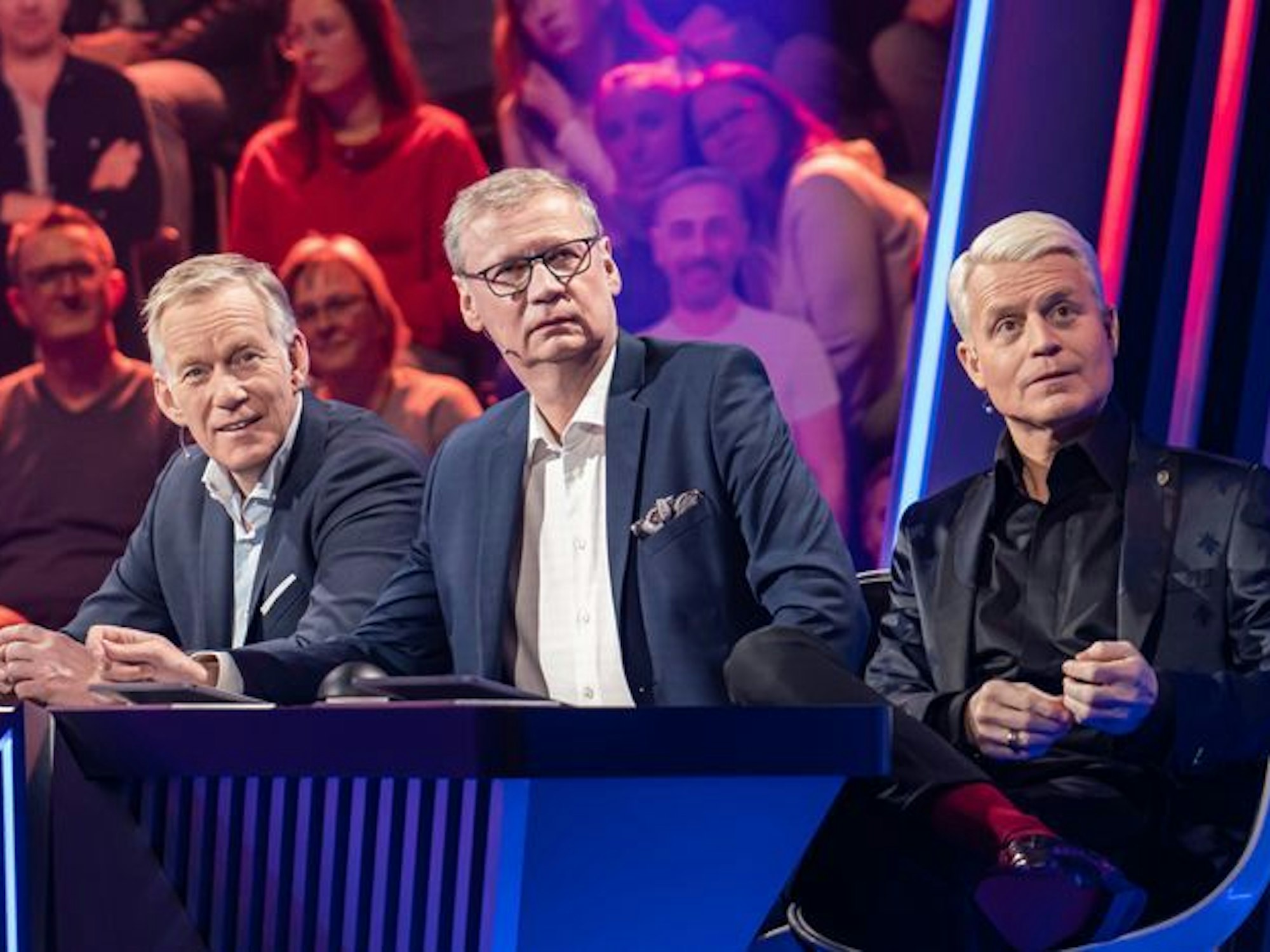 Johannes B. Kerner (links), Günther Jauch (Mitte) und Guido Cantz bei "Gipfel der Quizgiganten" vom 17. Januar 2022.