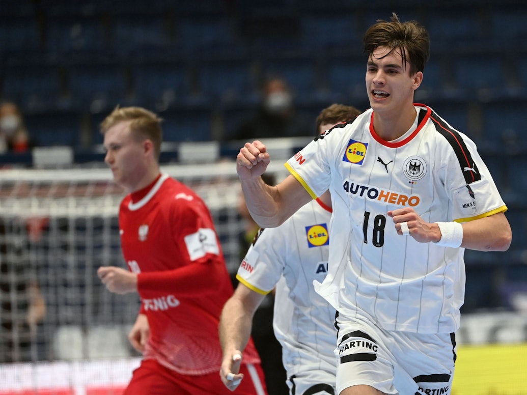 Deutschlands Julian Köster feiert einen Treffer.