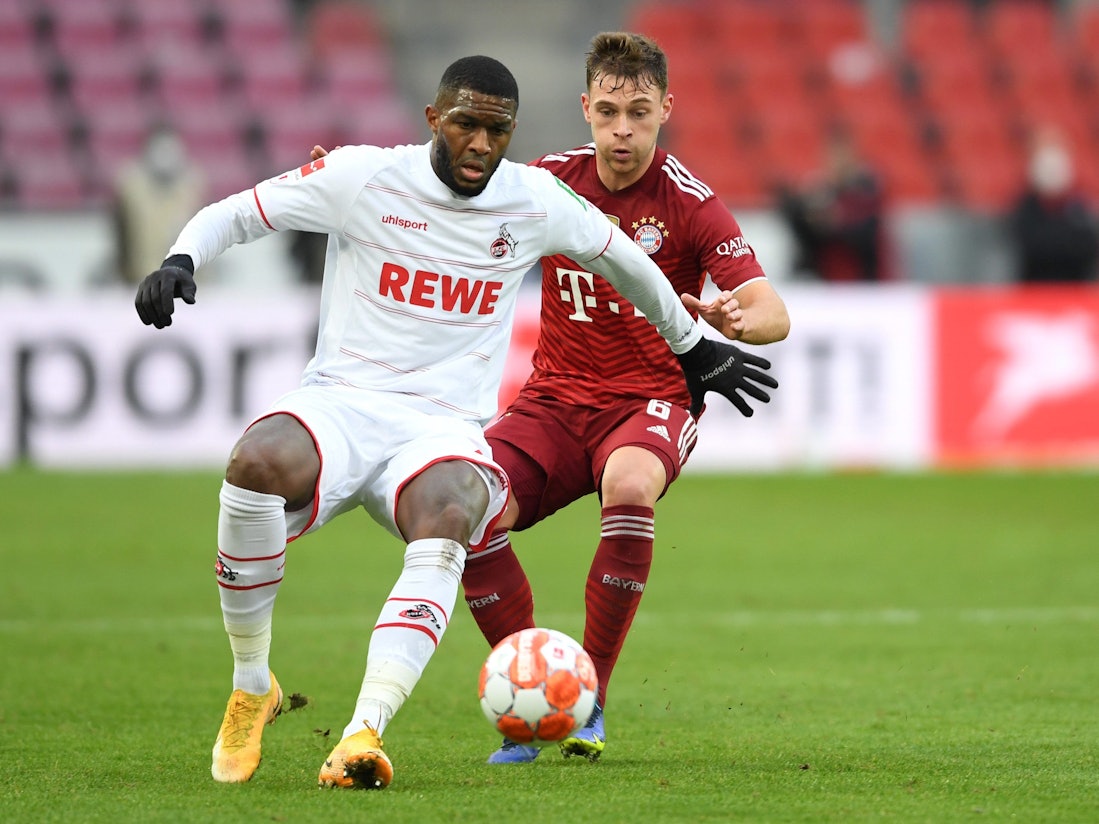 Anthony Modeste im Zweikampf mit Joshua Kimmich.