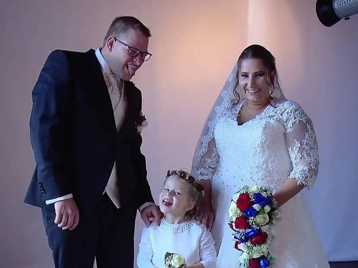 Braut Anna, Nils und die kleine Luisa bei „4 Hochzeiten“.