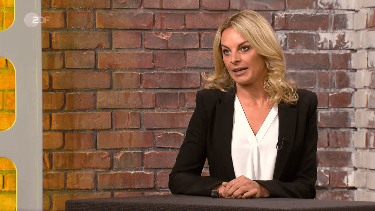 Händlerin Susanne Steiger bei „Bares für Rares“.