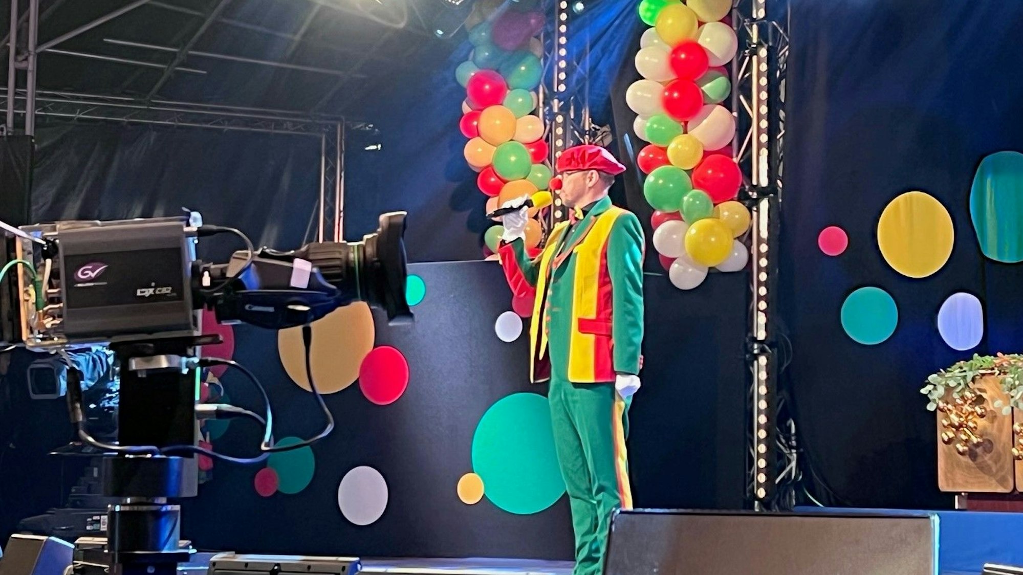 Jörg Runge als Tuppes vom Land bei der ZDF-TV-Sitzung