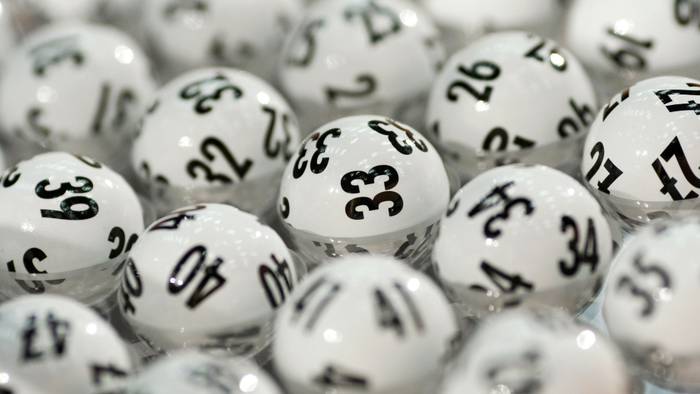 Einmal im Leben im Lotto am Mittwoch oder Lotto am Samstag gewinnen: Der Traum vieler Menschen. Mike Luciano hat insgesamt viermal fette Gewinne abgesahnt. Das Symbolbild stammt von 2012.