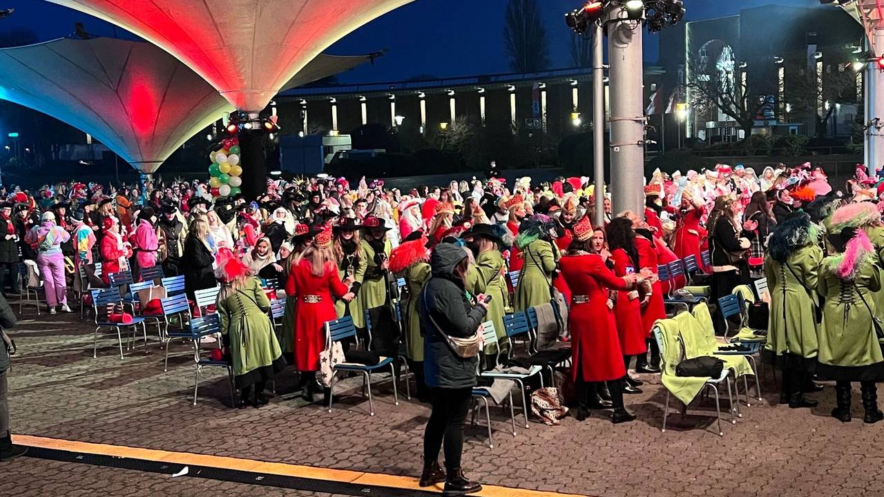 Übersicht TV-Sitzung am Tanzbrunnen