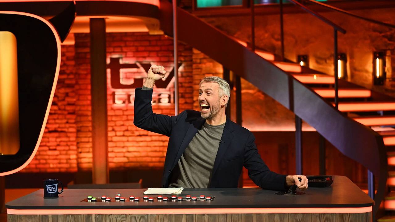 „TV Total“- Moderator Sebastian Pufpaff sitzt im ProSieben-Studio der Show.