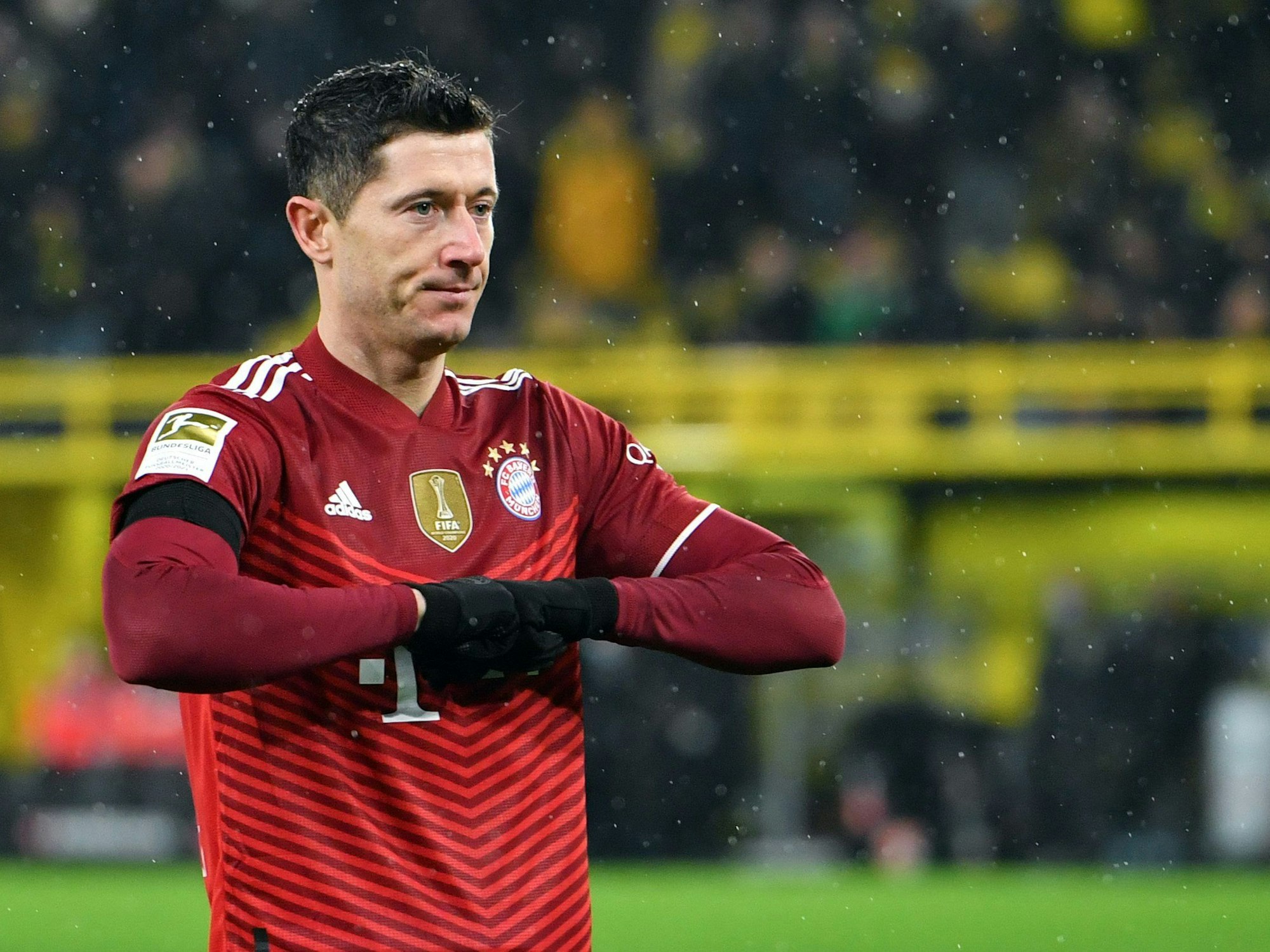 Münchens Robert Lewandowski bejubelt sein Tor zum 1:1.