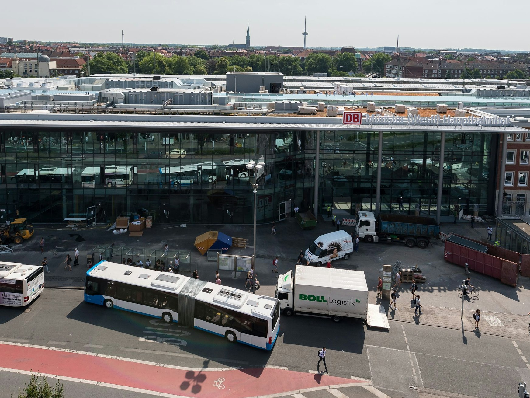 Der Hauptbahnhof in Münster aus der Luft fotografiert. Foto von der dpa