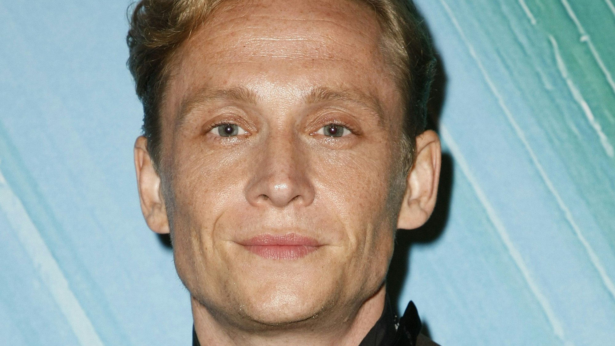 Matthias Schweighöfer postet ein Tanz-Video bei Instagram und wird dafür gefeiert.