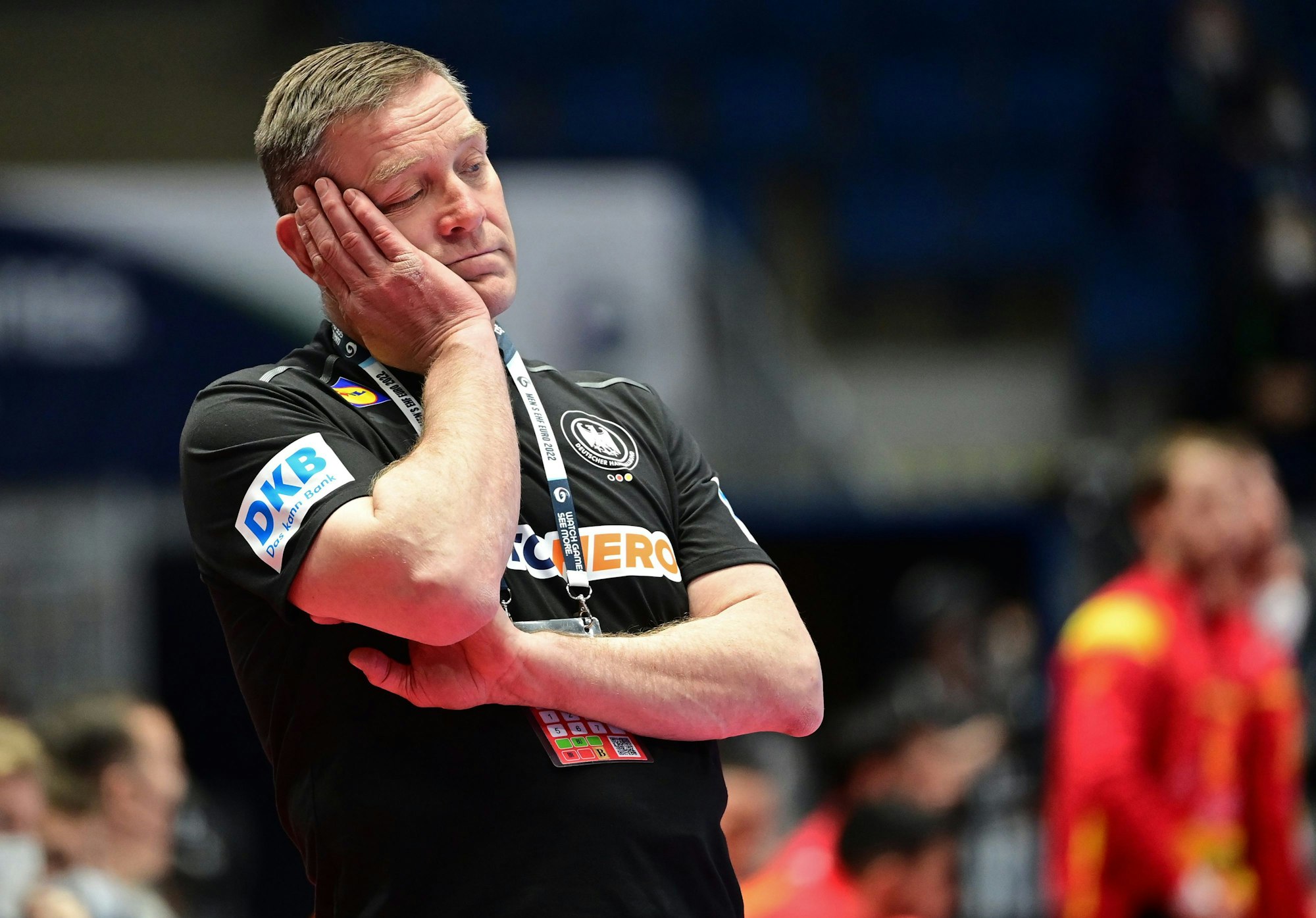Deutschlands Trainer Alfred Gislason reagiert auf das Spiel.