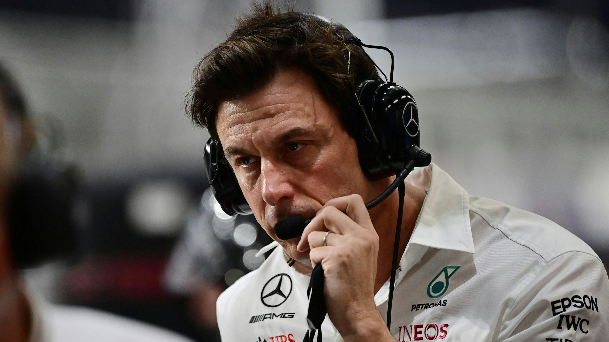 Toto Wolff in der Mercedes-Box beim Rennen der Formel 1 in Saudi-Arabien.