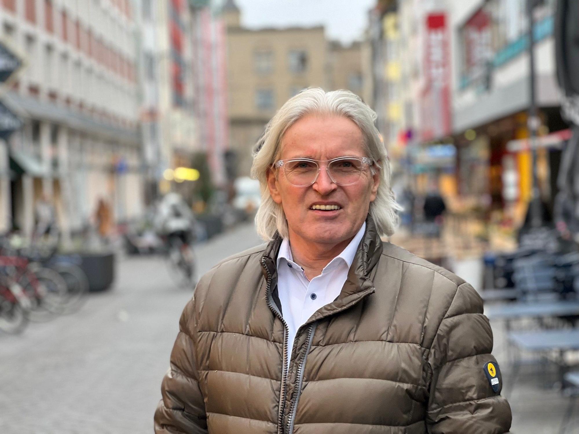 Jürgen Hoppe, Plattenboss von Spektacolonia, am Eigelstein