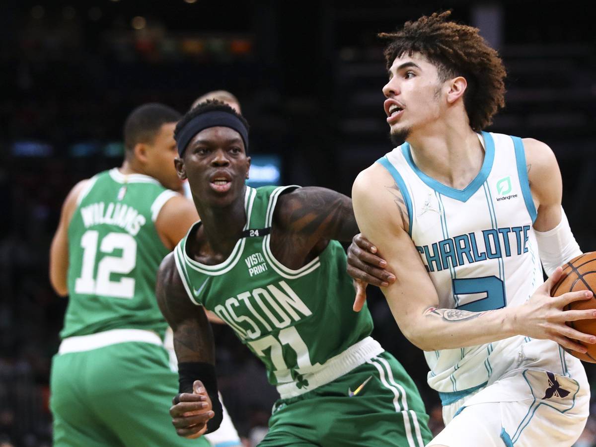 LaMelo Ball im Spiel gegen Dennis Schröder.