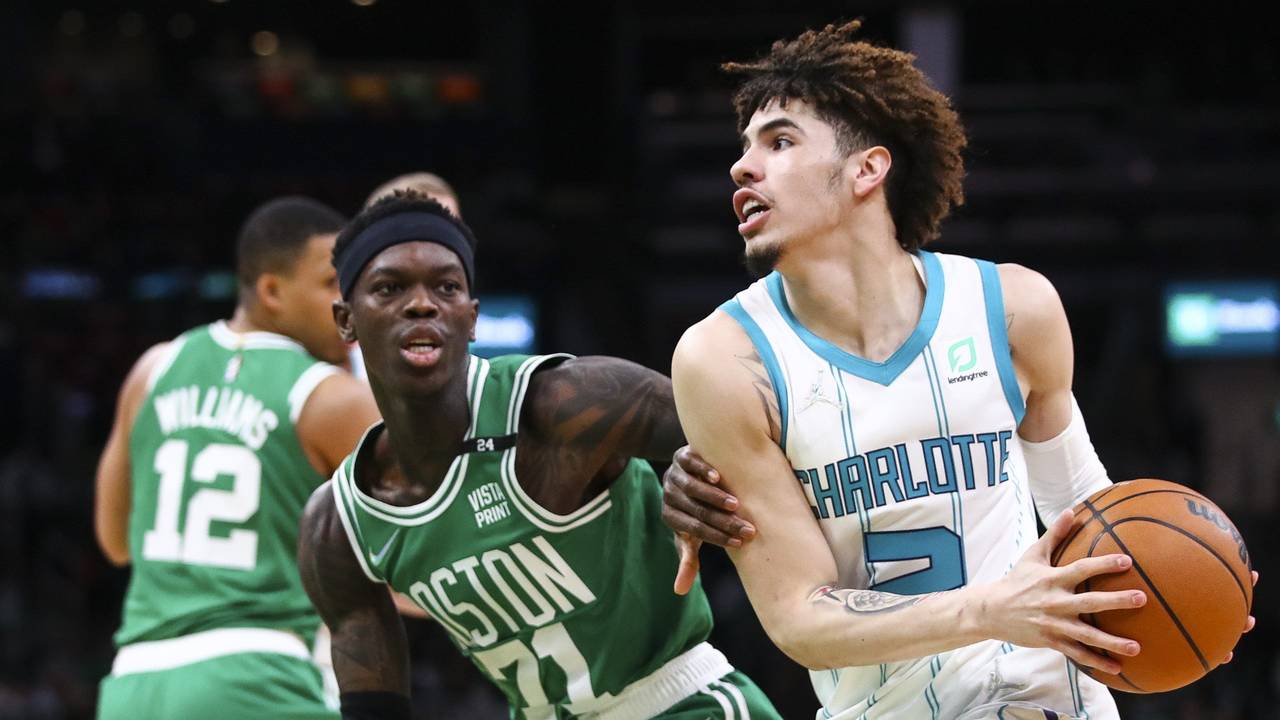 LaMelo Ball im Spiel gegen Dennis Schröder.