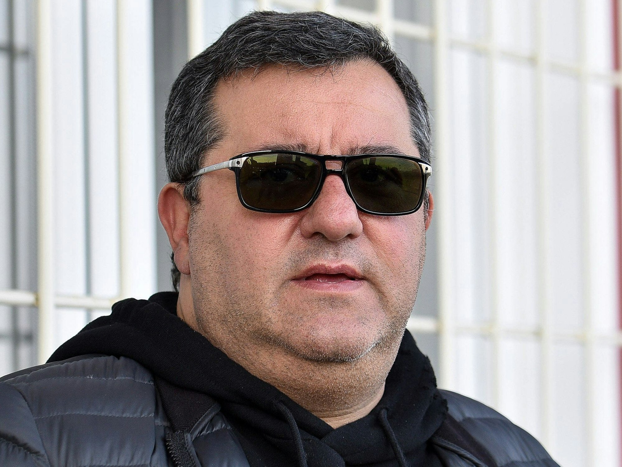 Mino Raiola mit Sonnenbrille.