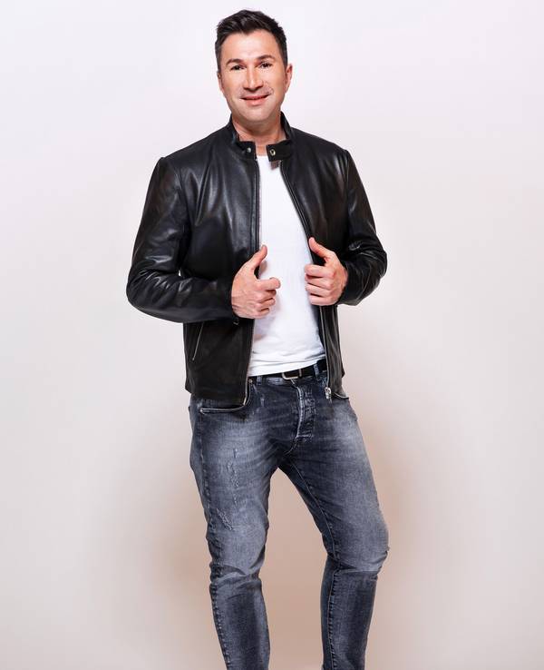 Lucas Cordalis posiert für ein Foto.