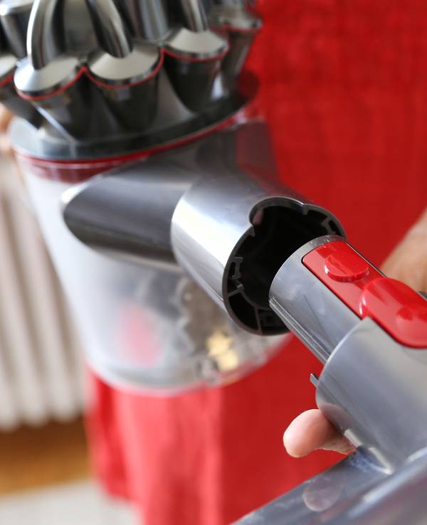 Staubsauger im Test: Die Stiftung Warentest hat aktuell Staubsauger (Akkustaubsauger und Kabelstaubsauger) genau unter die Lupe genommen. Es gab einen ganz klaren Testsieger. Unser Symbolbild wurde 2020 aufgenommen.