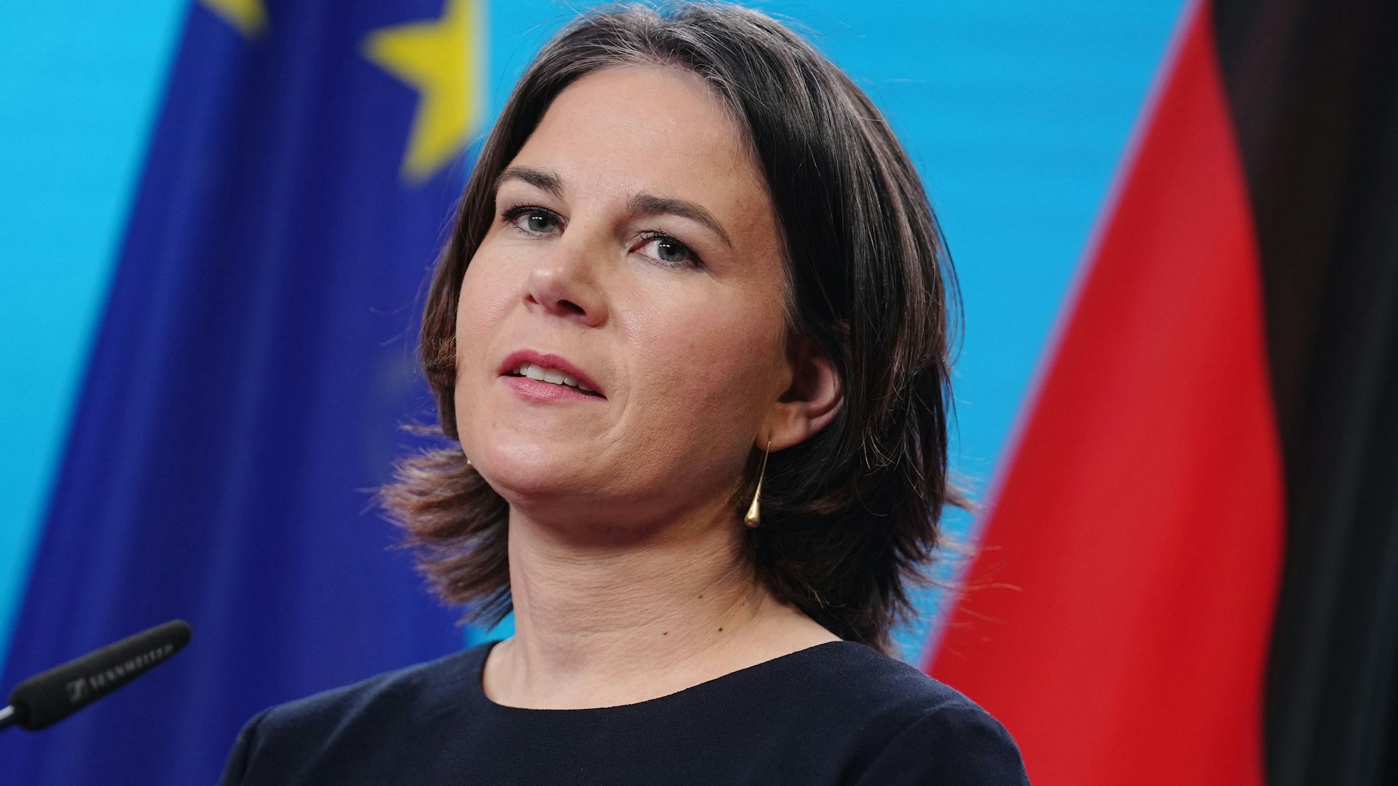 Außenministerin Annalena Baerbock fordert Russland zur Deeskalation auf.